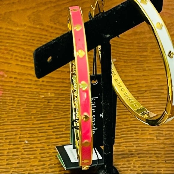 kate spade- Spot the Spade Enamel with Gold Spades in Pink or White - Picture 11 of 11
